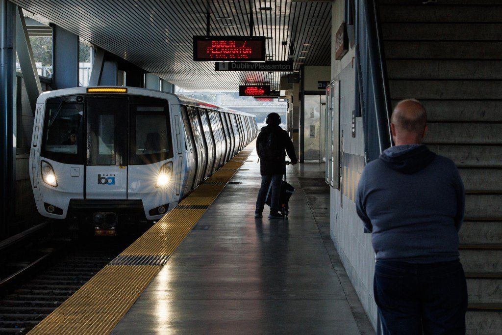 BART debería limpiar, no aumentar el impuesto a las ventas