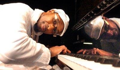 El venerado pianista cubano Omar Sosa regresa al Área de la Bahía para una semana de presentaciones