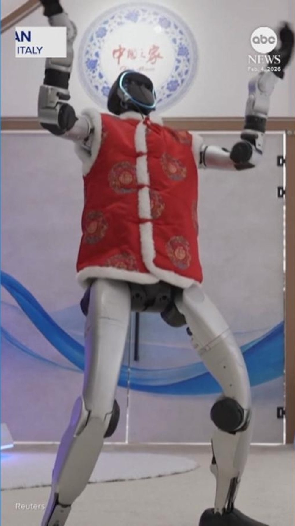 MIRAR: Robot en la casa del equipo del Comité Olímpico Nacional Chino entretiene a los visitantes
