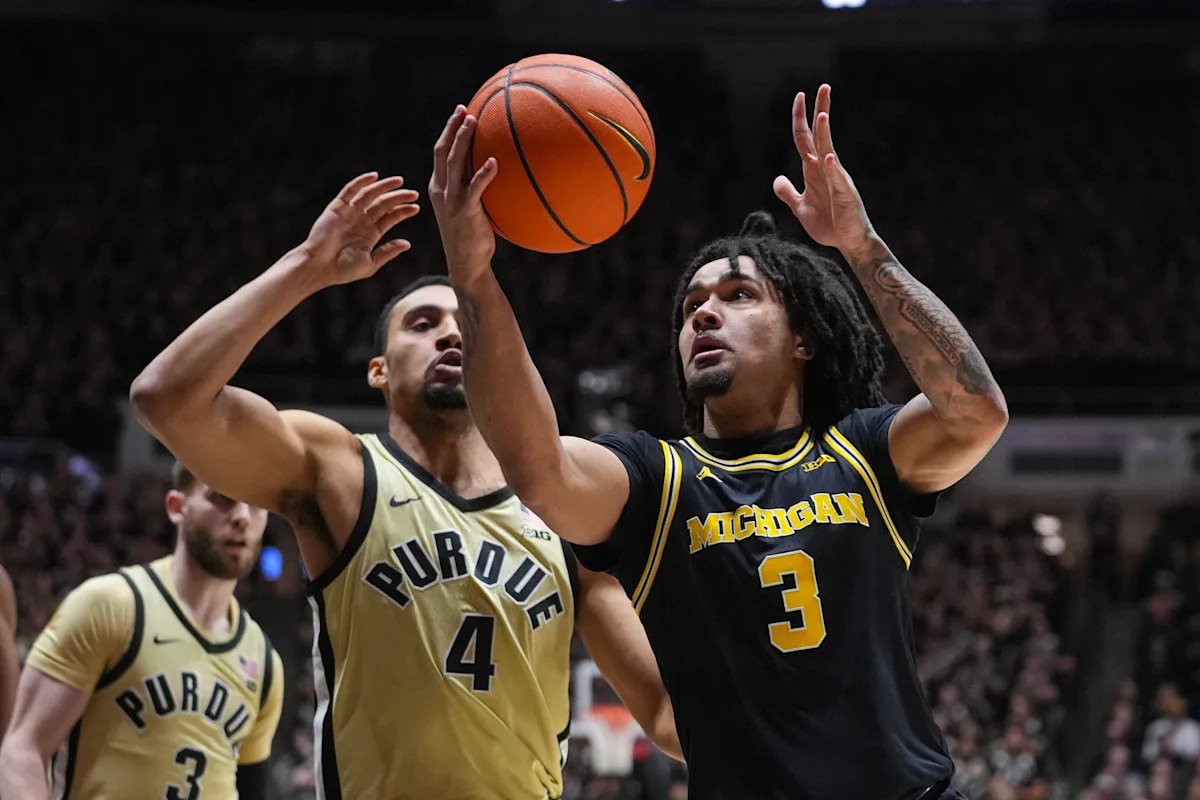 El No. 1 Michigan domina al No. 7 Purdue para mejorar a 25-1, fortaleciendo el caso para el puesto No. 1 en el Torneo de la NCAA.