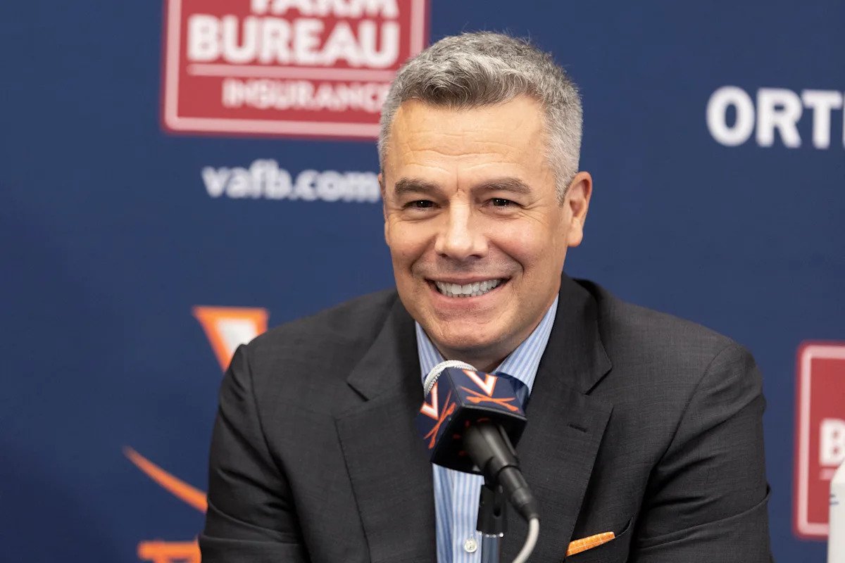 Los Lakers nombran al ex entrenador de la UVA Tony Bennett como asesor de draft de Rob Pelinka