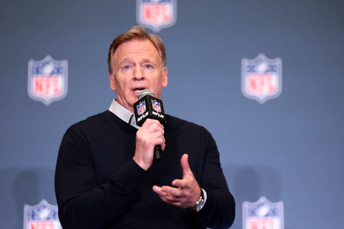 Mientras otro ciclo de entrenadores de la NFL experimenta una falta de personal minoritario, Roger Goodell defiende la reciente falta de un programa de diversidad