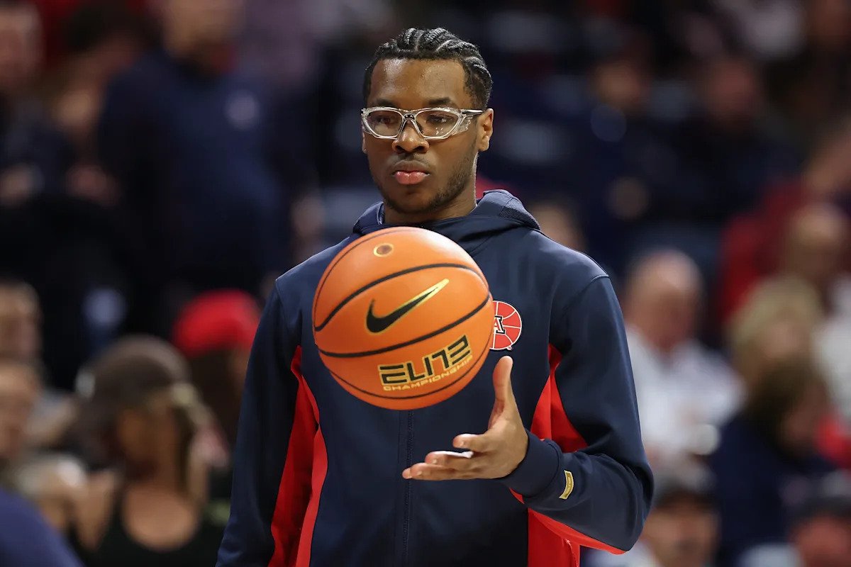 Tommy Lloyd, de Arizona, dice que Bryce James ha logrado “un gran progreso” y califica la decisión de la camiseta roja como “un largo camino”.