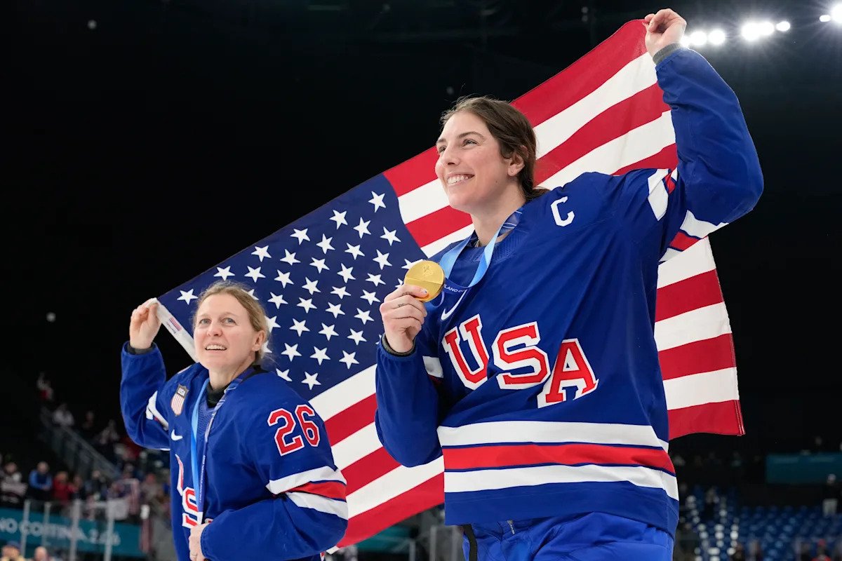 “¿Quién será el héroe?”: Dentro del rally de oro del hockey femenino de EE. UU. Dirigido por Hilary Knight y Megan Keller