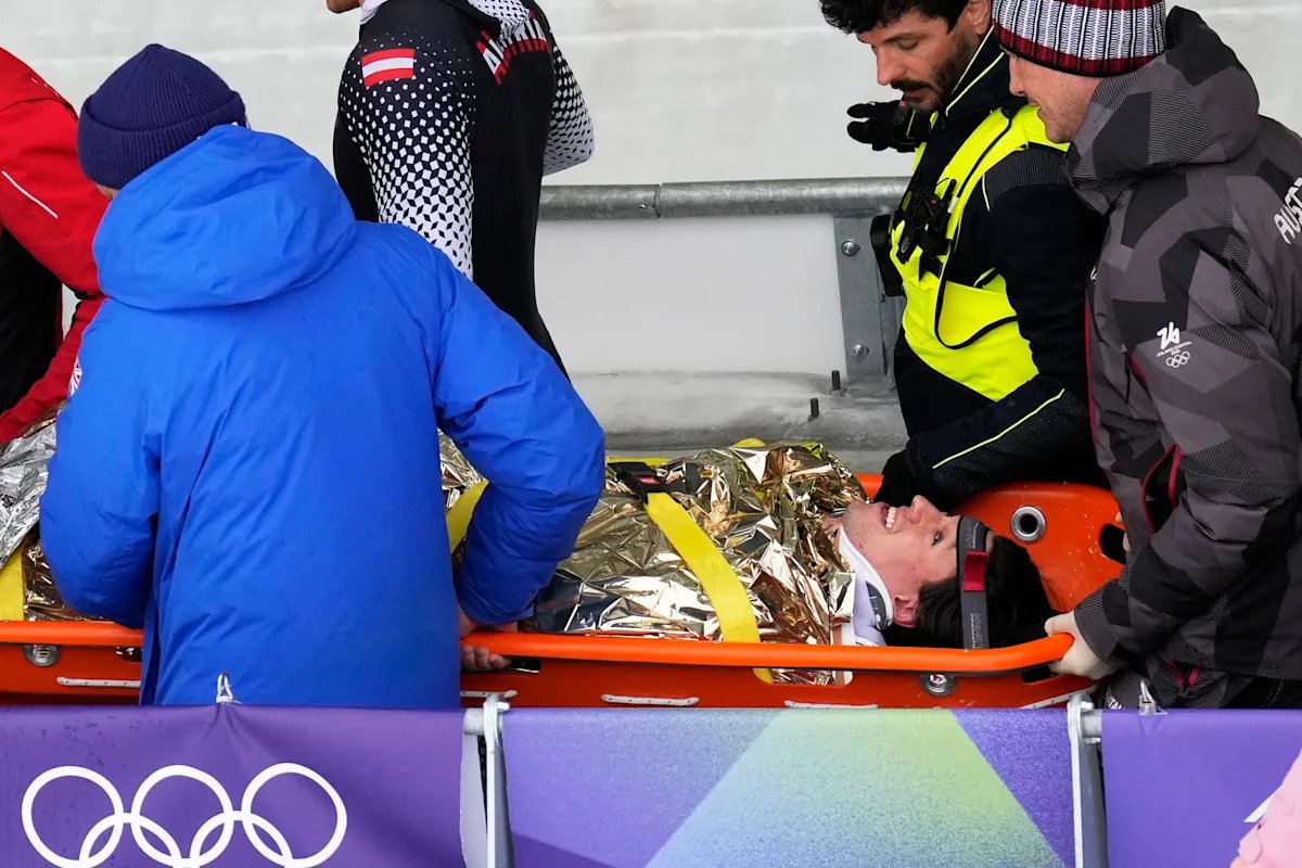 Juegos Olímpicos de Invierno 2026: el trineo austriaco Jakob Mandlbauer fue hospitalizado tras una caída en la carrera de trineo de cuatro hombres