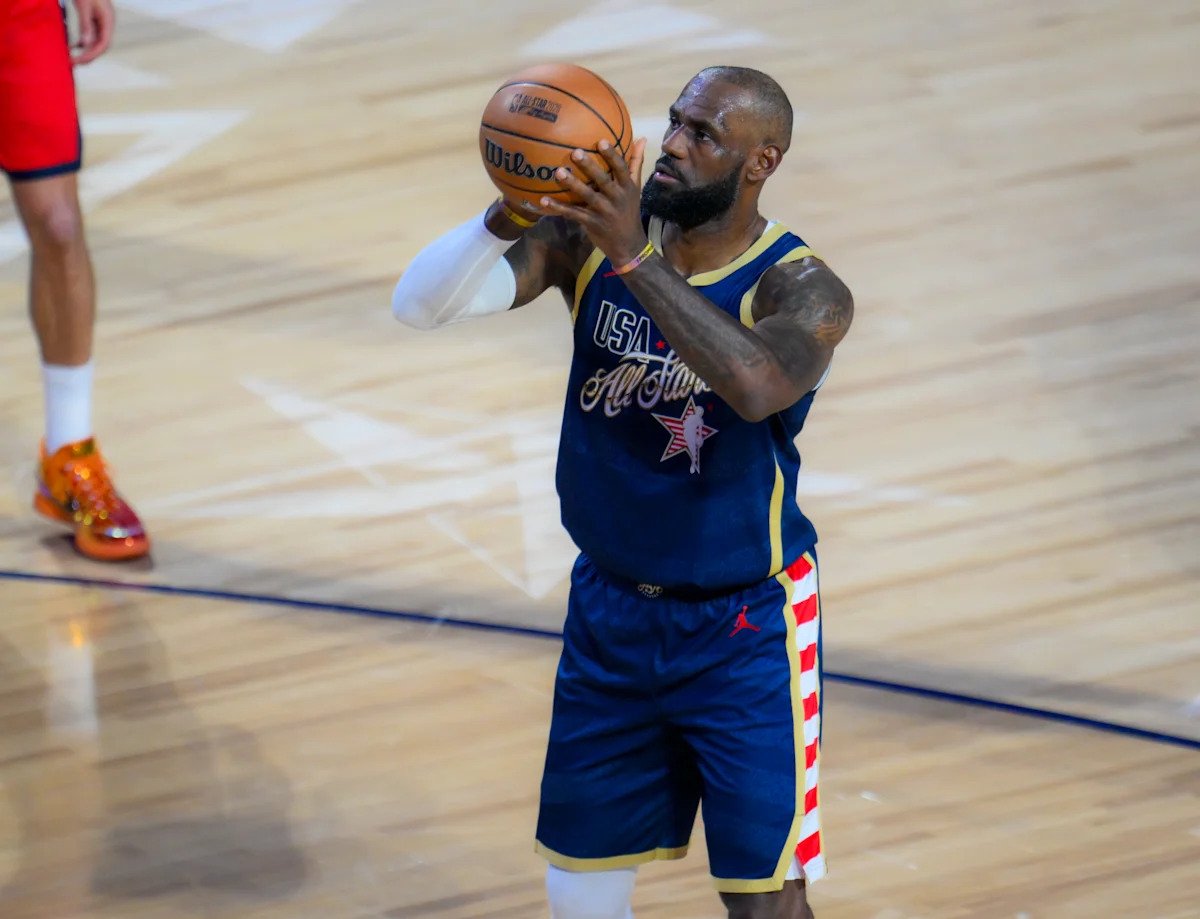 Según los informes, los Lakers darían la bienvenida a LeBron James en su temporada número 24 en la NBA si quiere regresar.