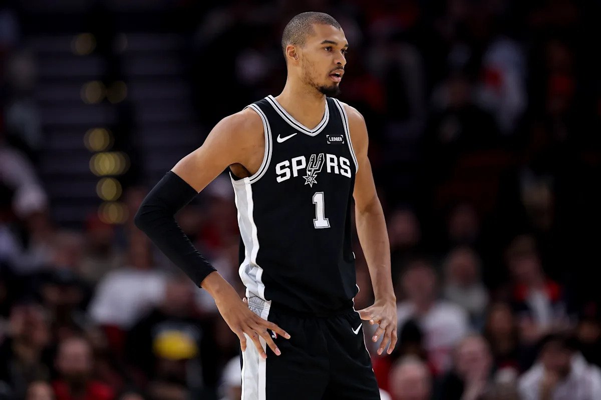 La NBA se ve obligada a posponer el partido entre Spurs y Magic tras la tormenta invernal. Problemas de viaje impiden que los Spurs abandonen Charlotte