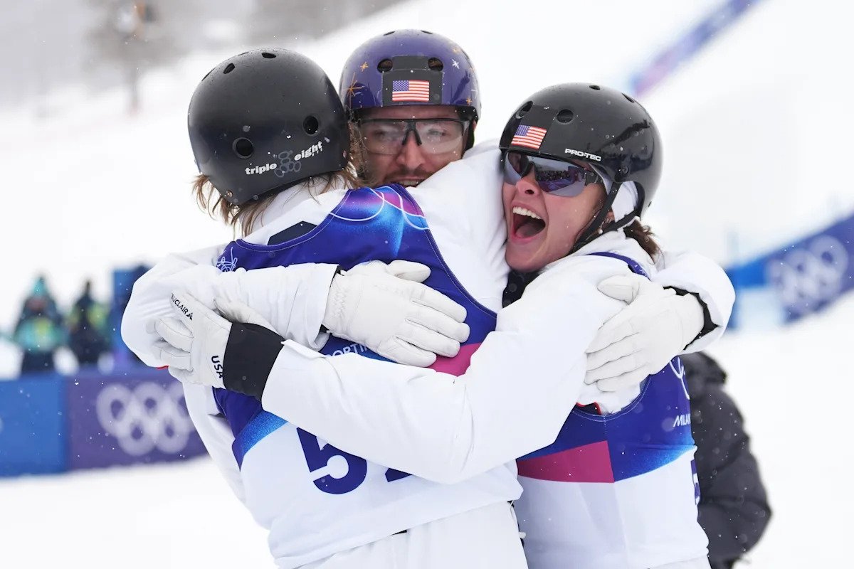 Resumen del día 15 de los Juegos Olímpicos de Invierno de 2026: EE.UU. se lleva el oro en torneo aéreo mixto; El noruego Johannes Høsflot Klæbo corona su histórica racha