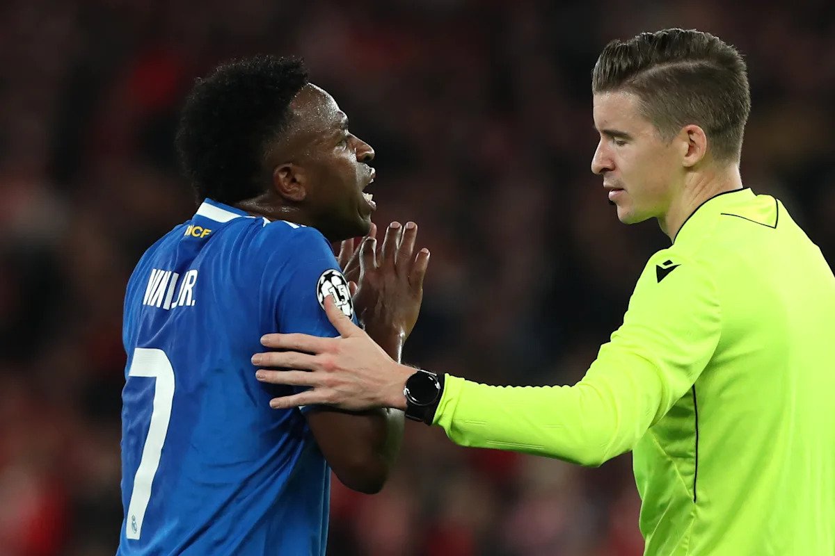 La UEFA abre una investigación sobre la acusación de racismo de Vinícius Jr. contra Gianluca Prestianni del Benfica