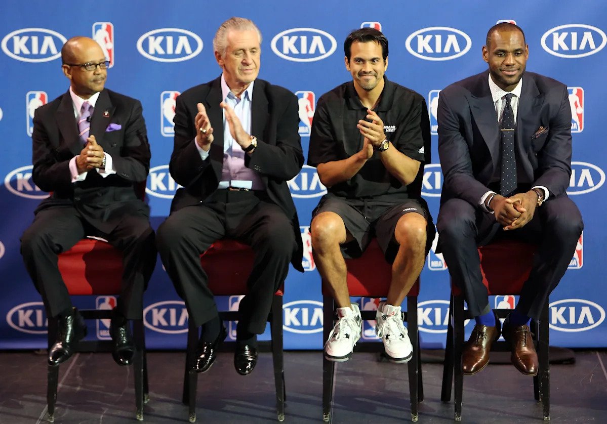 LeBron James y Pat Riley recuerdan lo que podría haber sido si la racha del Heat hubiera durado más