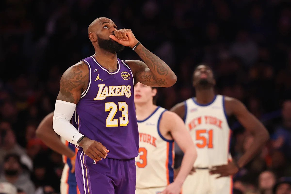 Los Knicks consiguen su sexta victoria consecutiva, superando a los Lakers en lo que podría ser el último partido de LeBron James en el Madison Square Garden.