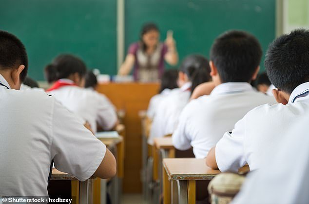 Casi 11.000 niños de CUATRO años han sido suspendidos de la escuela mientras la violencia en el aula aumenta a un nivel récord