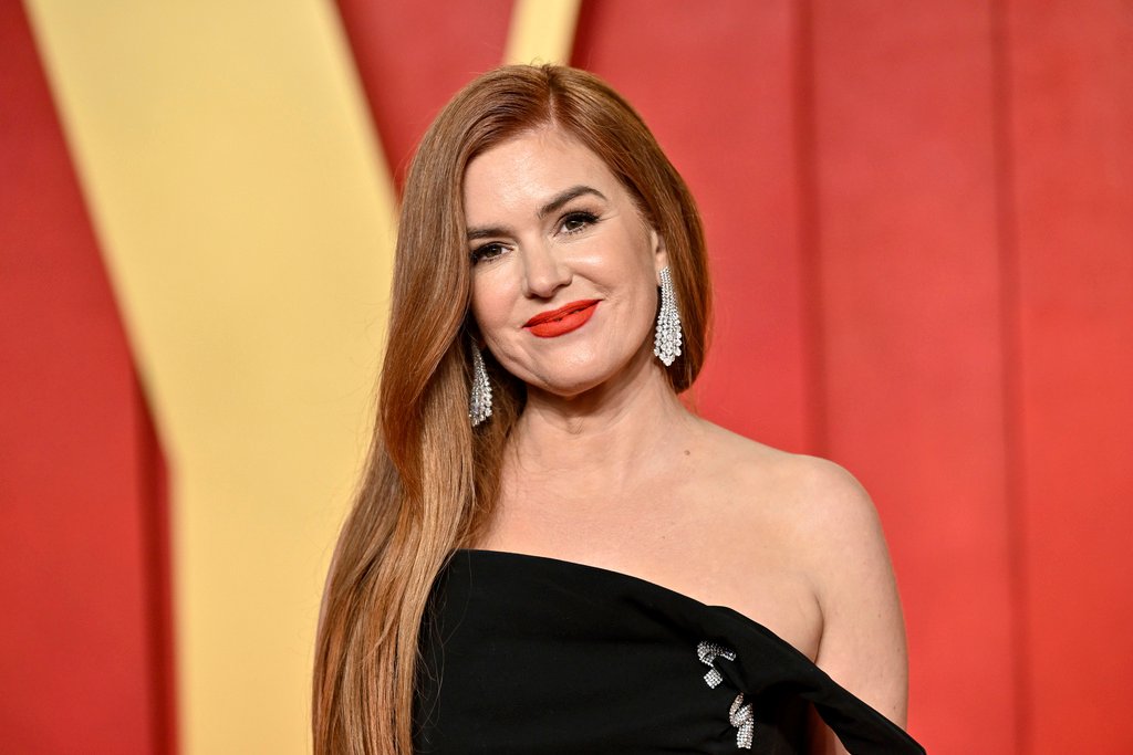 Isla Fisher, – The Mercury News