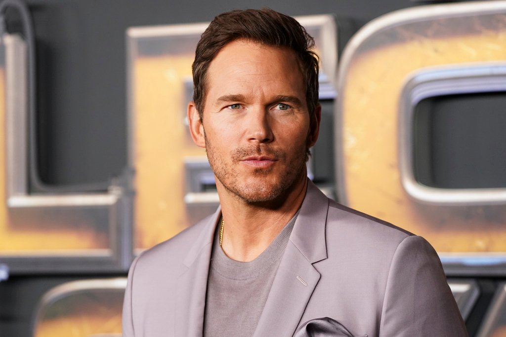Chris Pratt y Jon Bon Jovi presentan equipos en el Super Bowl LX