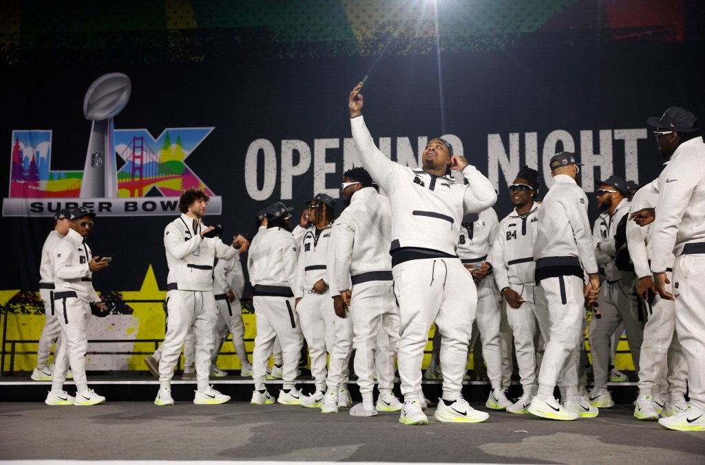 QB Darnold elogia a los 49ers rivales