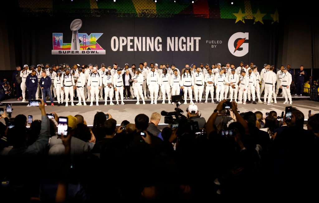 Del hombro de Maye a los cabezazos