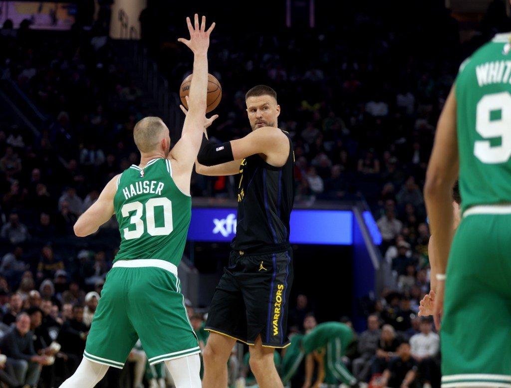 Los Warriors caen ante los Celtics en el debut de Kristaps Porzingis con Golden State