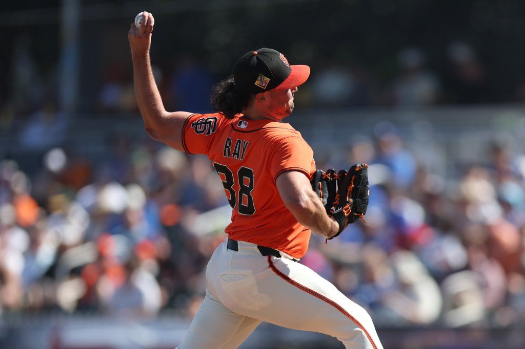 Robbie Ray avanza con la entrega