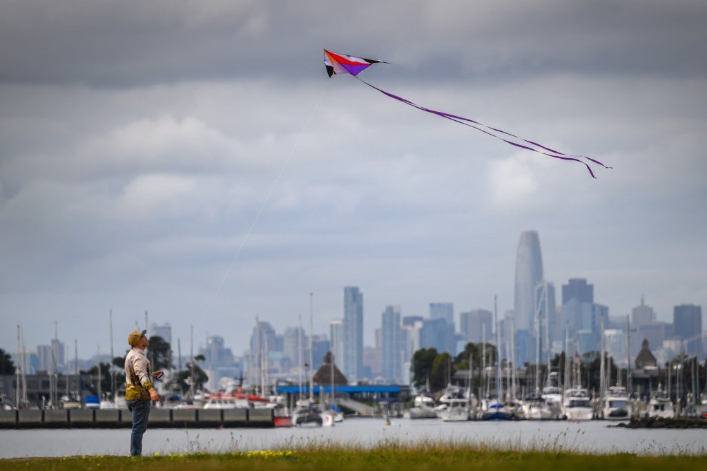 La primera de varias tormentas azota el Área de la Bahía, iniciando una semana lluviosa – The Mercury News