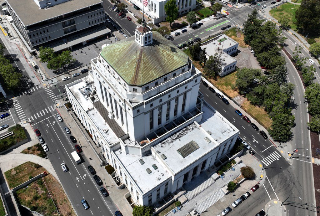 Un hombre de Ukiah tomó como rehén a una mujer en un hotel de Oakland para obligarla a someterse a servidumbre