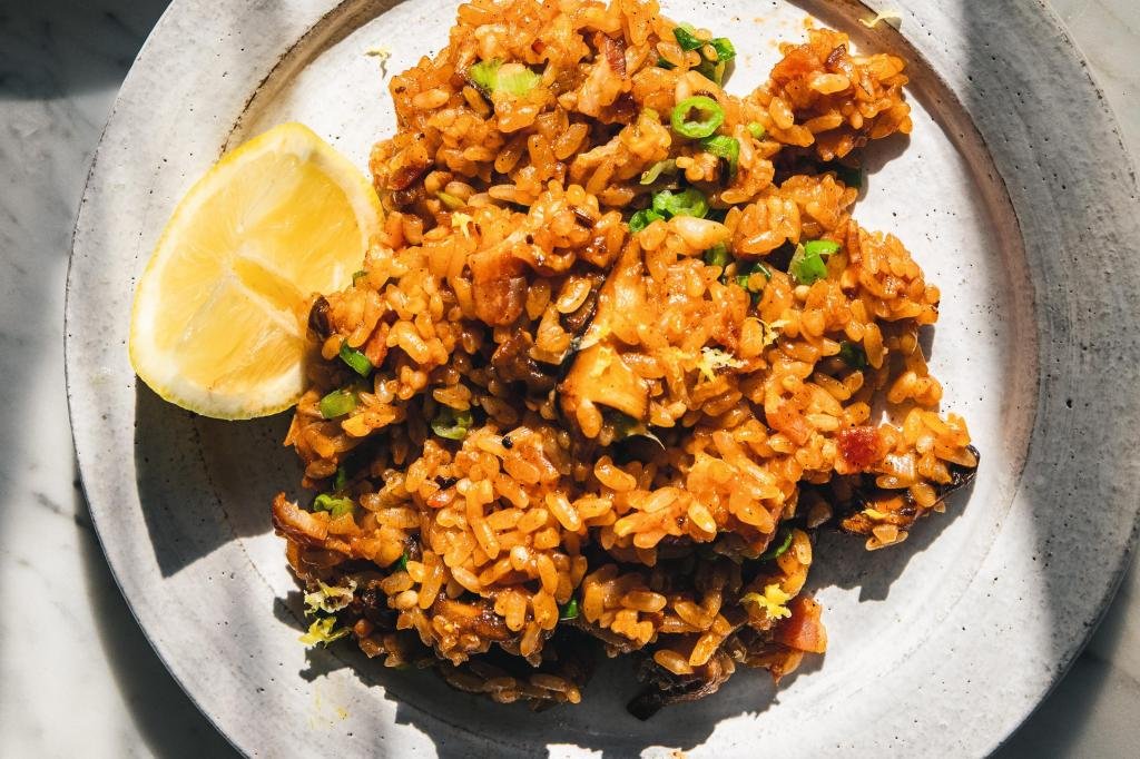 Receta del Año Nuevo Lunar: Arroz pegajoso con tomate y tocino