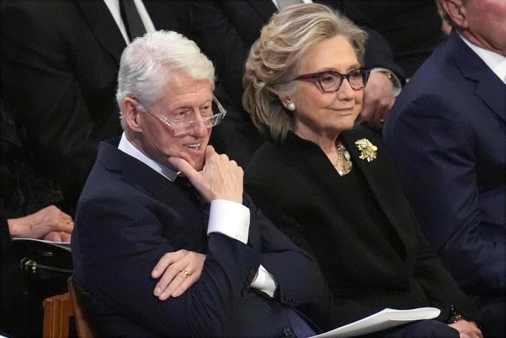 Los Clinton acuerdan declaraciones personales en la investigación de Jeffrey Epstein
