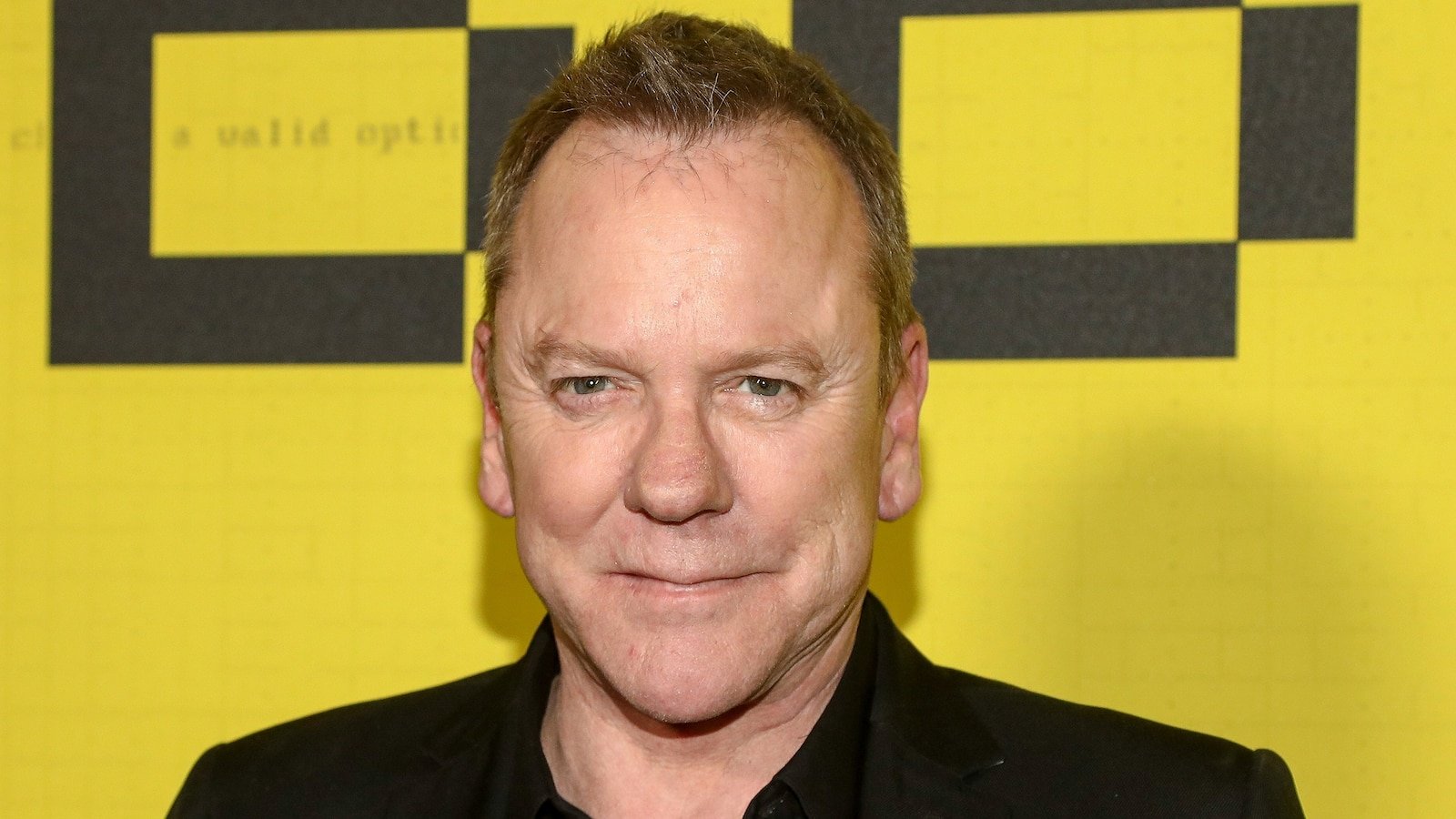 Los fiscales dicen que el caso de Kiefer Sutherland está en suspenso en espera de una mayor investigación sobre un presunto altercado con un conductor de viaje compartido.