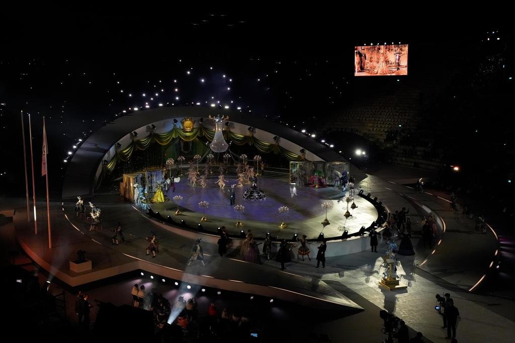 La ceremonia de clausura de los Juegos Olímpicos de Cortina en Milán entrega la bandera a Francia – The Mercury News