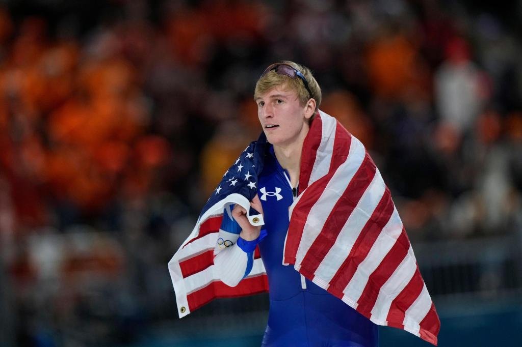 Jordan Stolz se une a Eric Heiden con el doble oro en patinaje de velocidad en los Juegos Olímpicos – The Mercury News