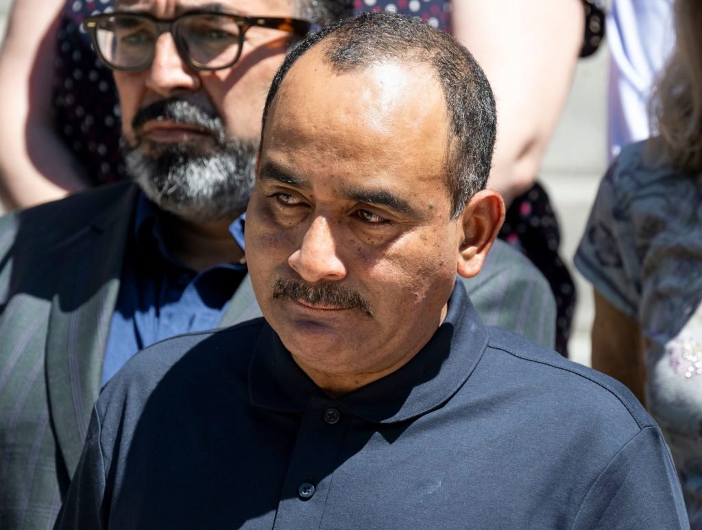 Se retira el caso de deportación contra un paisajista de California con tres hijos en la Infantería de Marina de EE. UU. – The Mercury News