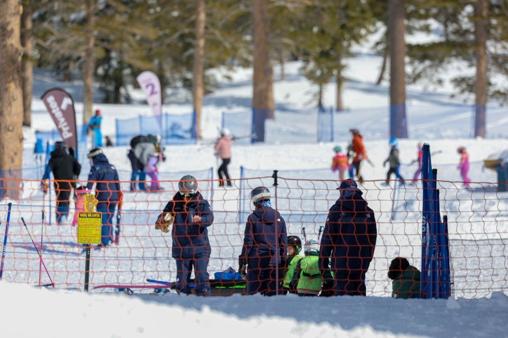 Madres y guías de esquí mueren en un desprendimiento de tierra en Sierra Nevada