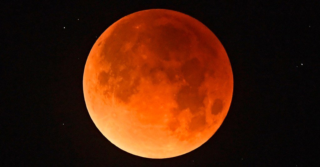 Cómo ver el eclipse lunar total “Blood Moon” en el Área de la Bahía