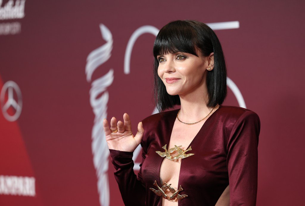 Christina Ricci, sal a la calle – The Mercury News