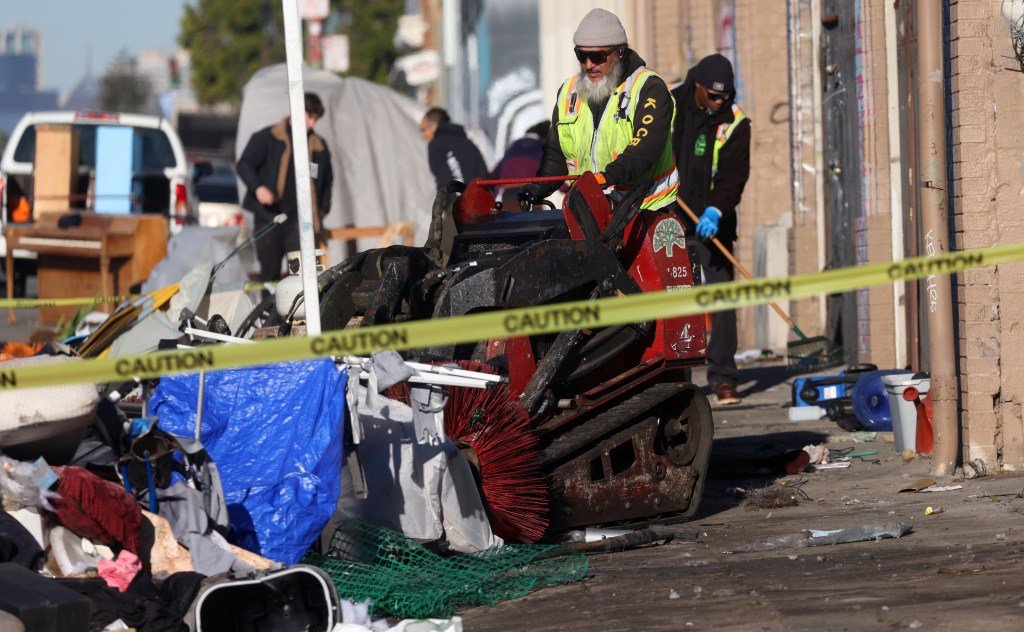 El alcalde de Oakland quiere reducir los desalojos de campamentos para personas sin hogar mientras otros impulsan la represión – The Mercury News