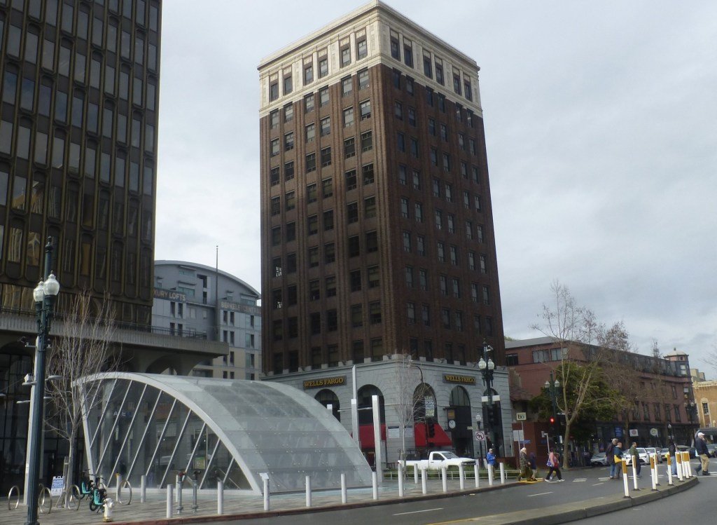 Los funcionarios consideran límites de altura para los edificios en 1926