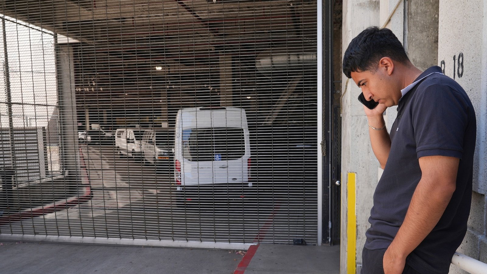 Juez desestima demanda de deportación contra padre de tres marines estadounidenses: abogado