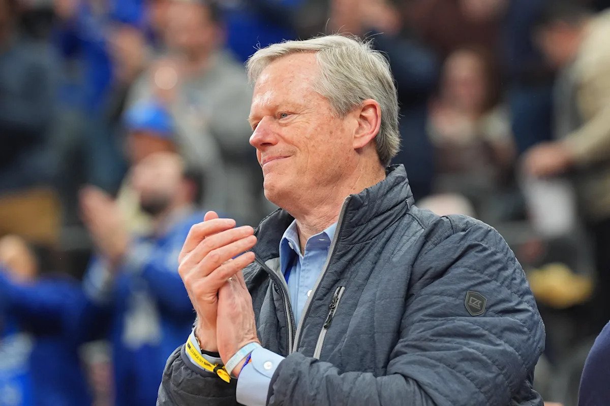 Charlie Baker vuelve a apoyar el plan de ampliar el Torneo de la NCAA en el futuro sin comprometerse con el calendario