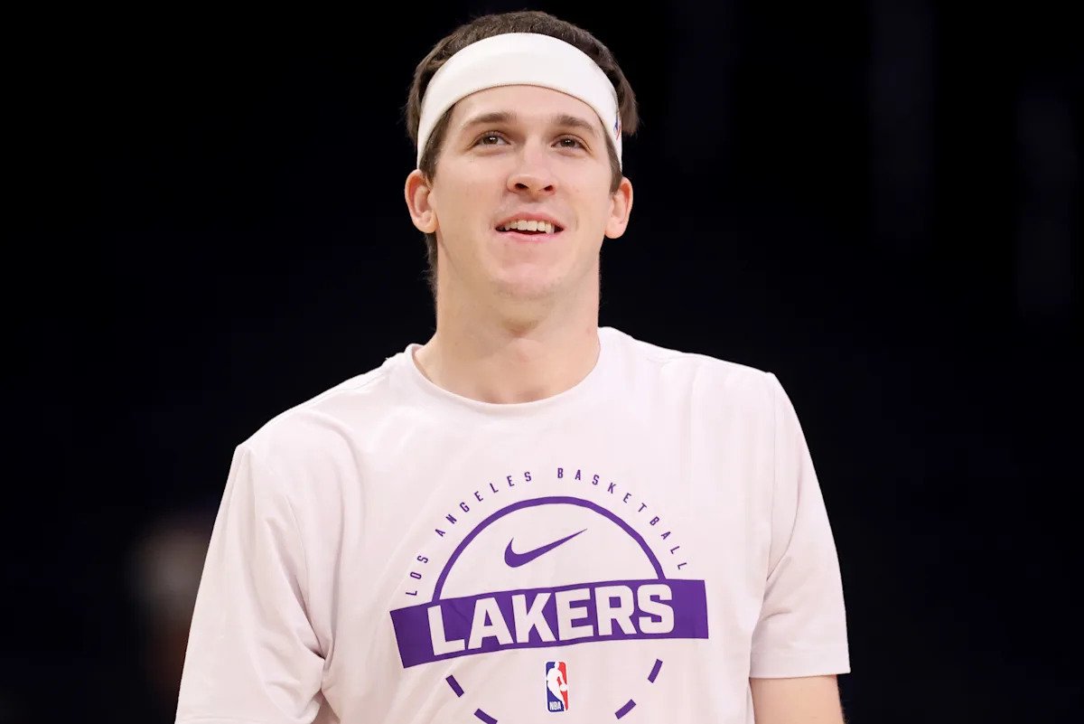 Austin Reaves de los Lakers se recuperó de una lesión en la pantorrilla tras perderse 19 partidos