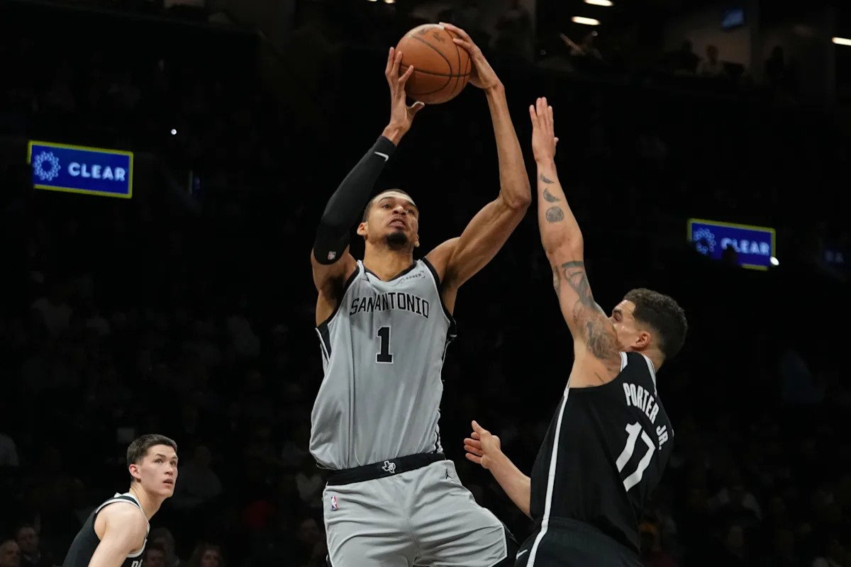 Los Spurs ganan por undécima temporada consecutiva, terminando febrero invictos y acercándose al Thunder por el mejor récord de West.