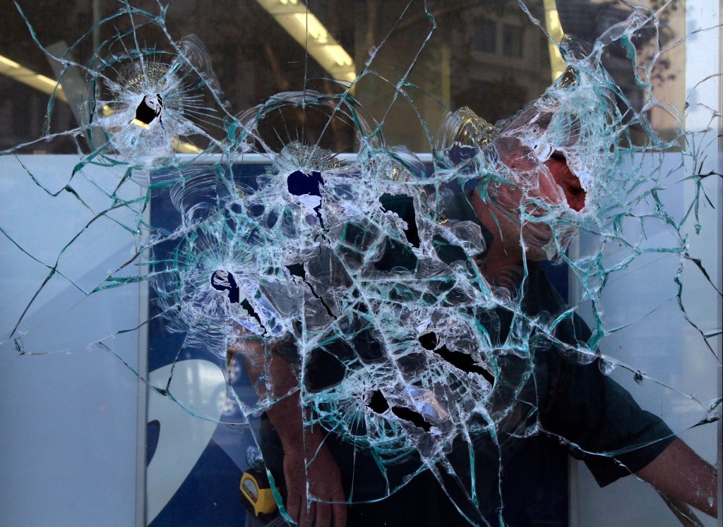 Un hombre es sospechoso de irrumpir o destrozar seis tiendas de Alameda en una mañana