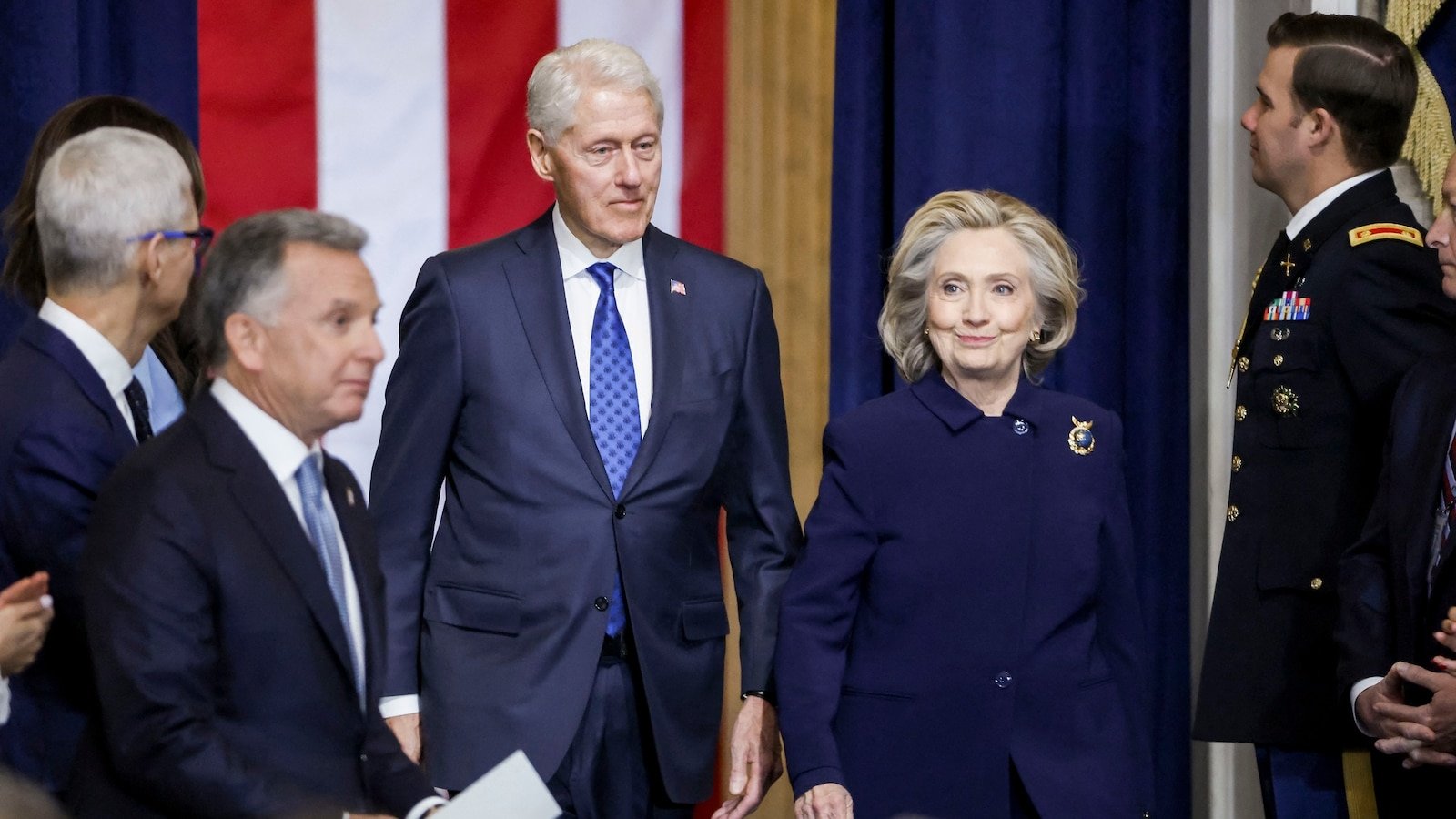 Los Clinton acuerdan testificar sobre Epstein ante el Comité de Supervisión de la Cámara de Representantes