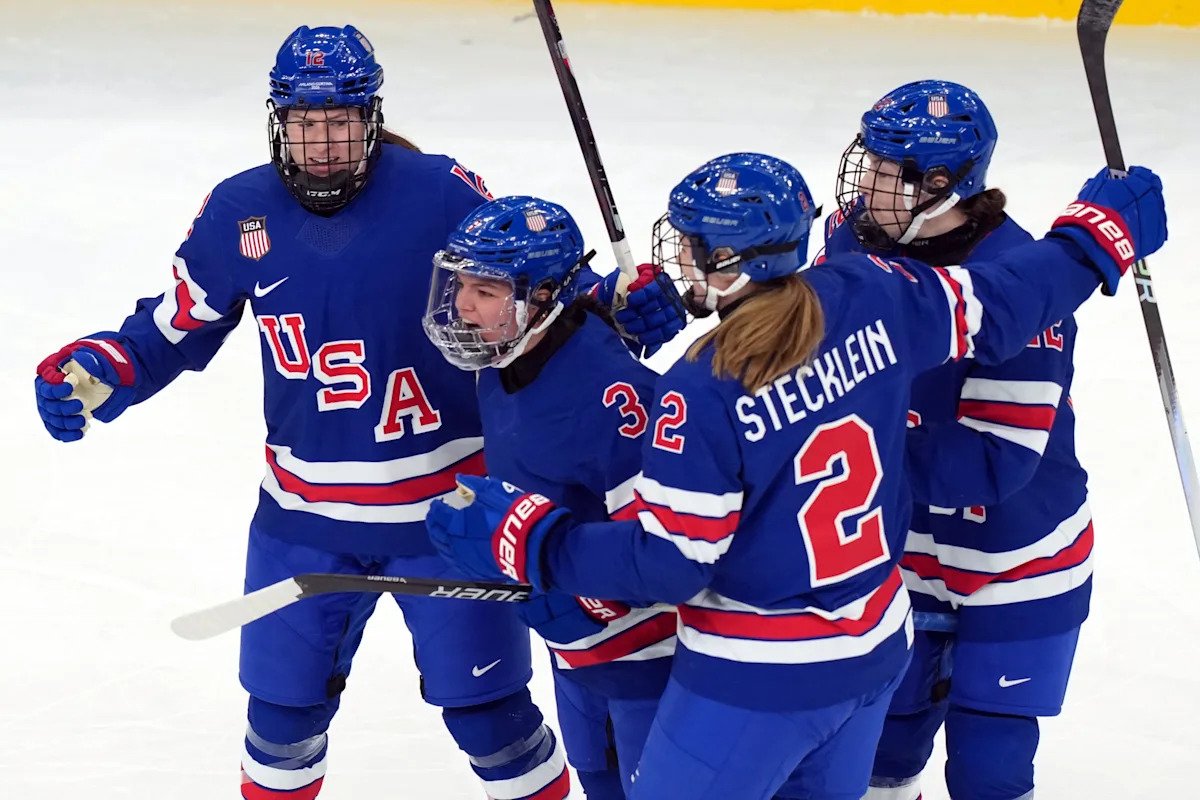 Juegos Olímpicos de Invierno: la selección femenina de EE. UU. lucha por el oro en hockey sobre hielo
