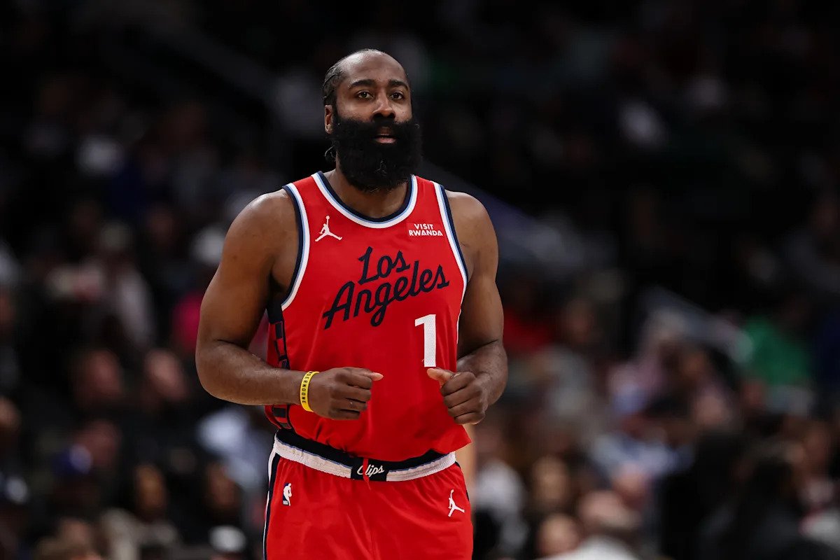 Según los informes, los Clippers están cambiando a James Harden a los Cavaliers por la selección de Darius Garland.