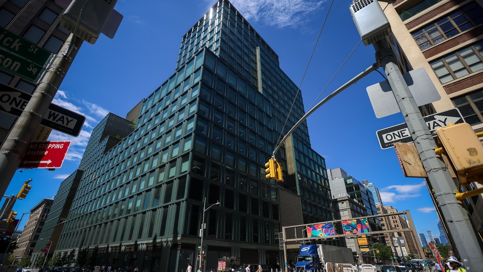 Disney nombra a Josh D’Amaro como director ejecutivo y a Dana Walden como presidenta y directora creativa