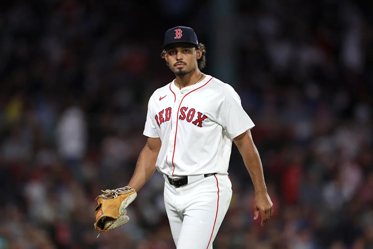 Los Medias Blancas adquieren al lanzador derecho Jordan Hicks y al prospecto lanzador derecho David Sandlin de los Medias Rojas