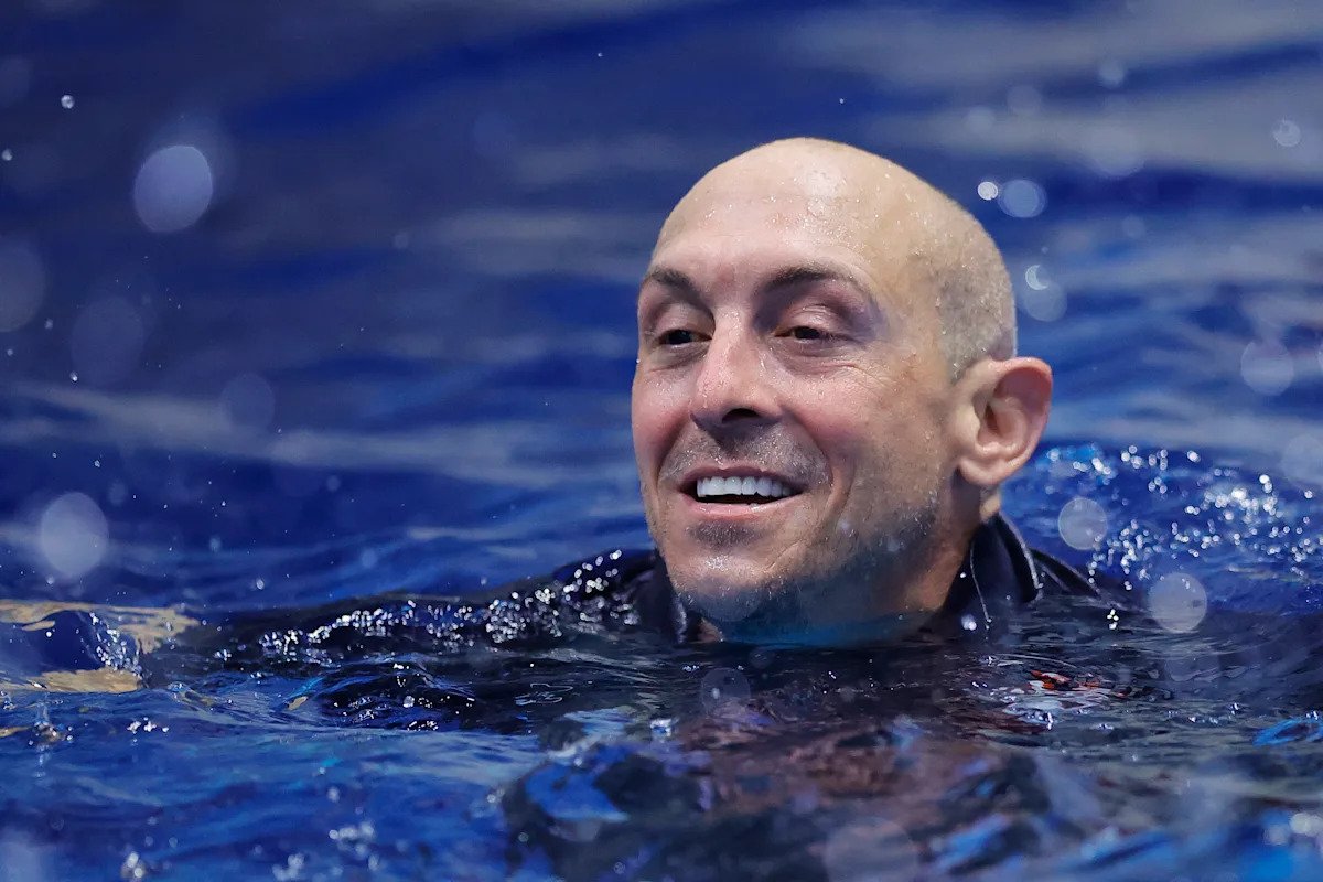 Las mujeres de Virginia navegan, los hombres de California ganan el título de la ACC 2026