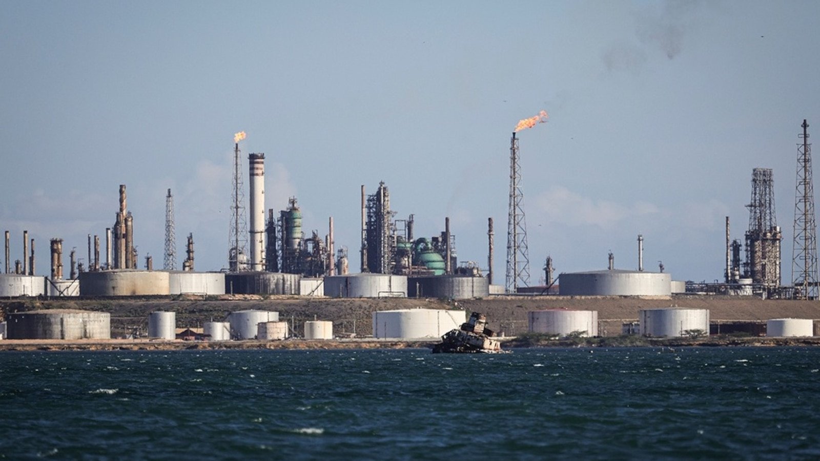 El primer cargamento de gas natural licuado de Venezuela sale de Venezuela rumbo a Estados Unidos