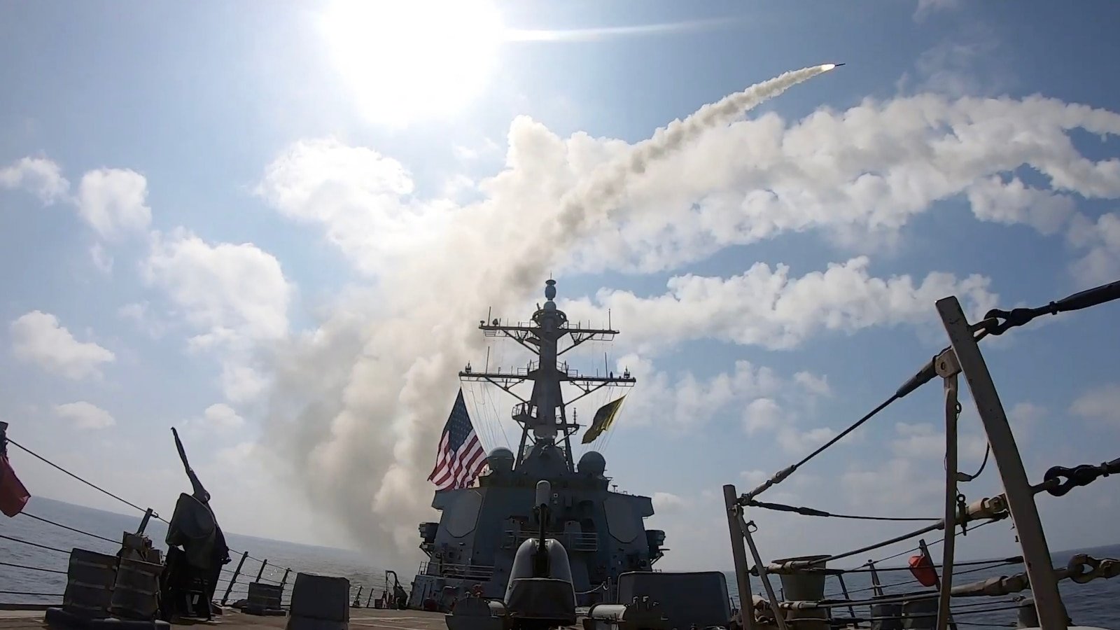 Trump dice que los nuevos llamados a un cambio de régimen en Irán están justificados por “amenazas inmediatas” a EE.UU.