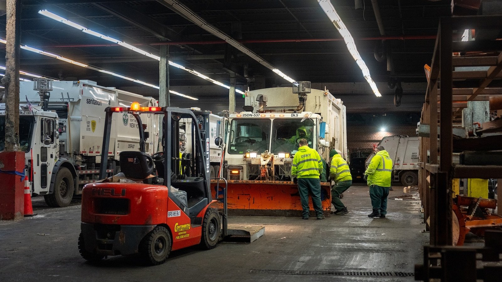 La ciudad de Nueva York está bajo advertencia de ventisca ya que se puede esperar una tormenta histórica del noreste en el noreste