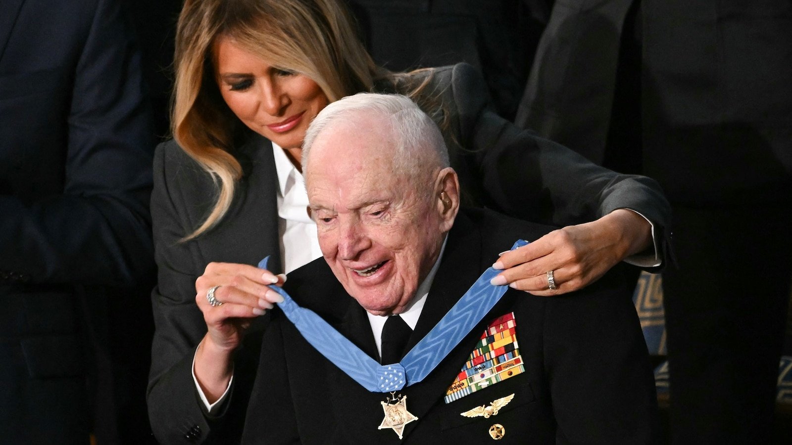 Trump otorga Medallas de Honor a dos pilotos militares en el “Estado de la Unión”.
